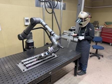 20260331-Small-　Handheld cobot welder(CR1300W).jpg
